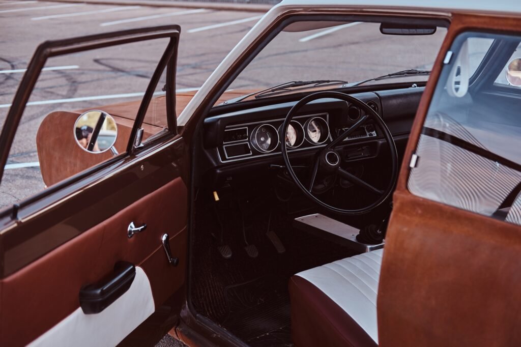 „Oldtimer exportieren – Schritt-für-Schritt durch Zoll & Zulassungsbehörden“